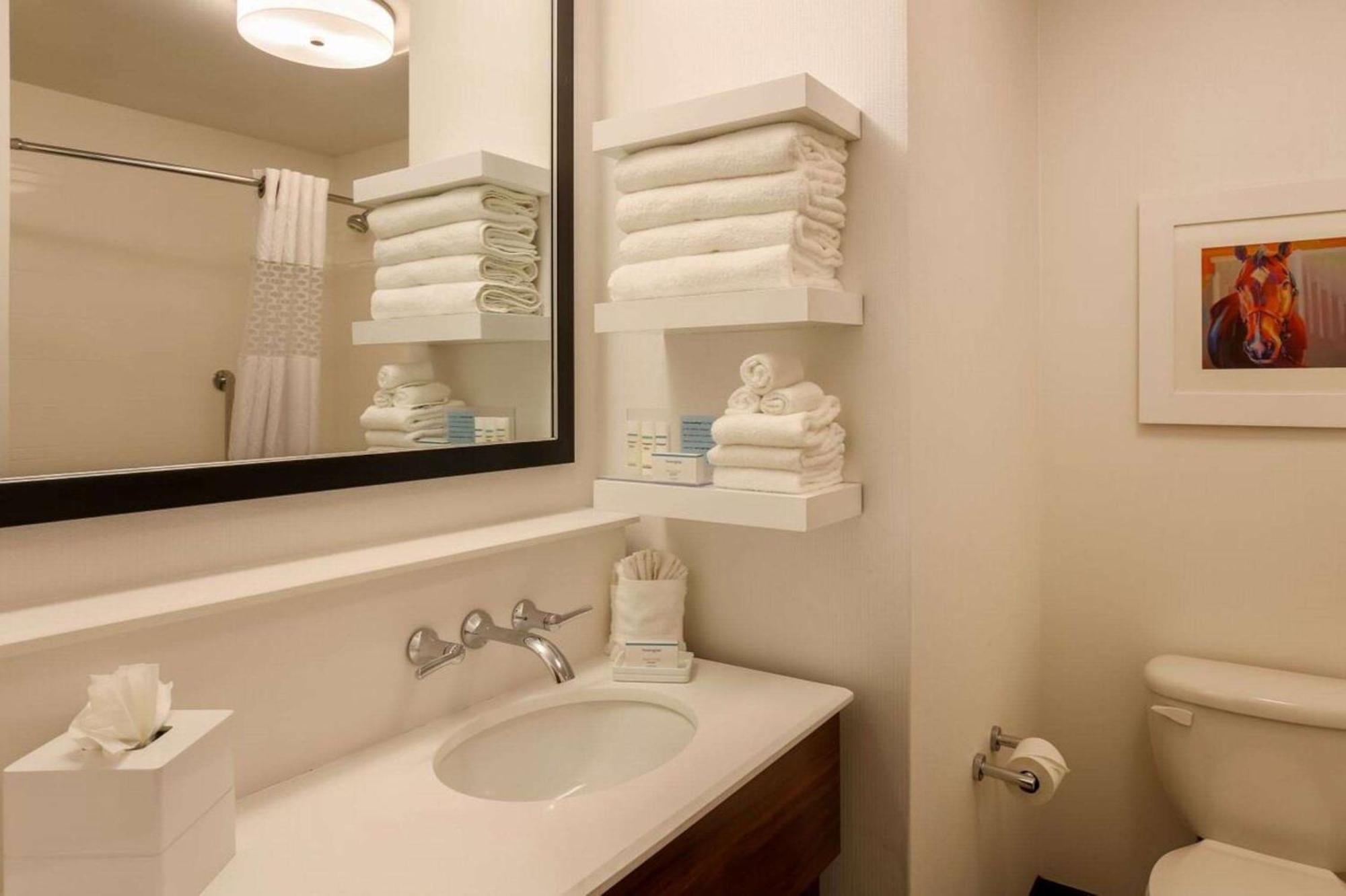 Hampton Inn Memphis-Southwind Екстер'єр фото