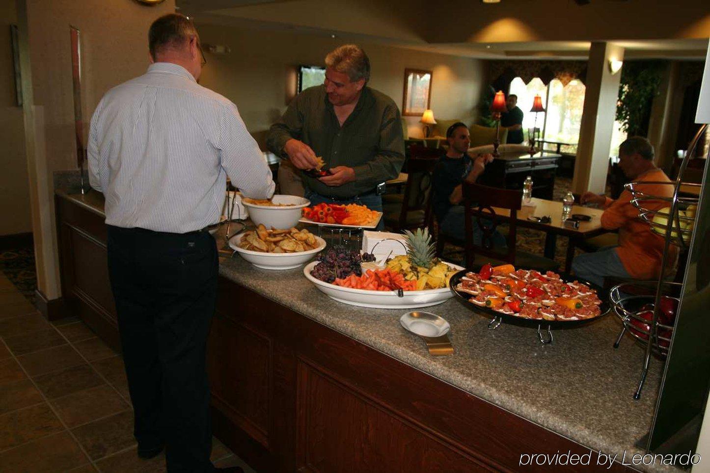 Hampton Inn Memphis-Southwind Ресторан фото